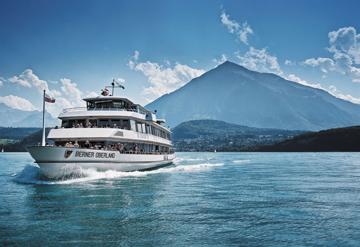 csm_1_1_9_0_119051b501fc690a41b8d2d8f5859f55460af8e3_thunersee_mit_niesen_im_hintergrund_ferienregion_interlaken_f2c2edbf9d.jpg